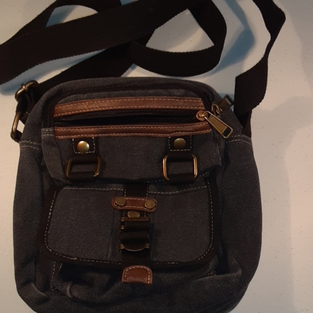 CargoIT crossbody bag